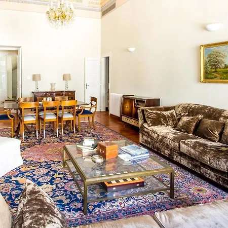 Villa Neoclassical Maia *