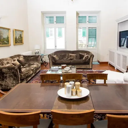Villa Neoclassical Maia