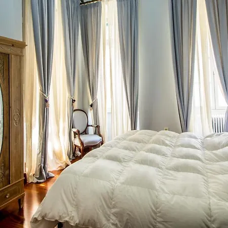 Villa Neoclassical Maia *
