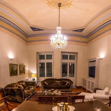 Neoclassical Maia *